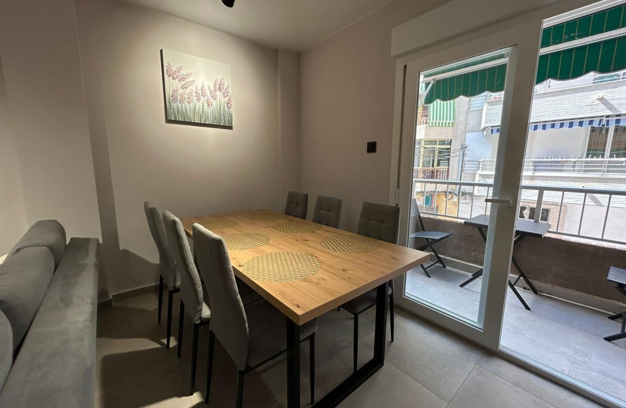 Herverkoop - Appartement -
Torrevieja - Estacion De Autobuses