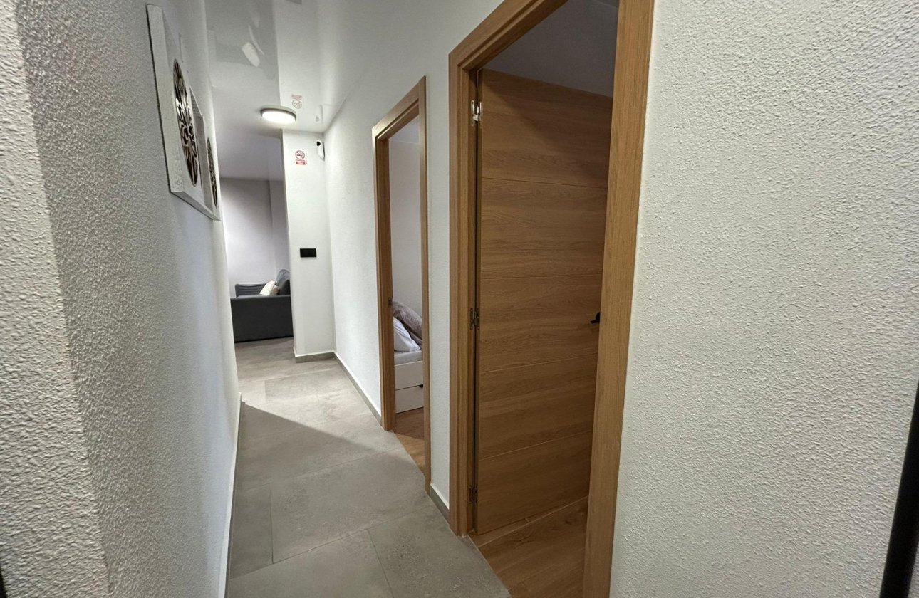 Herverkoop - Appartement -
Torrevieja - Estacion De Autobuses