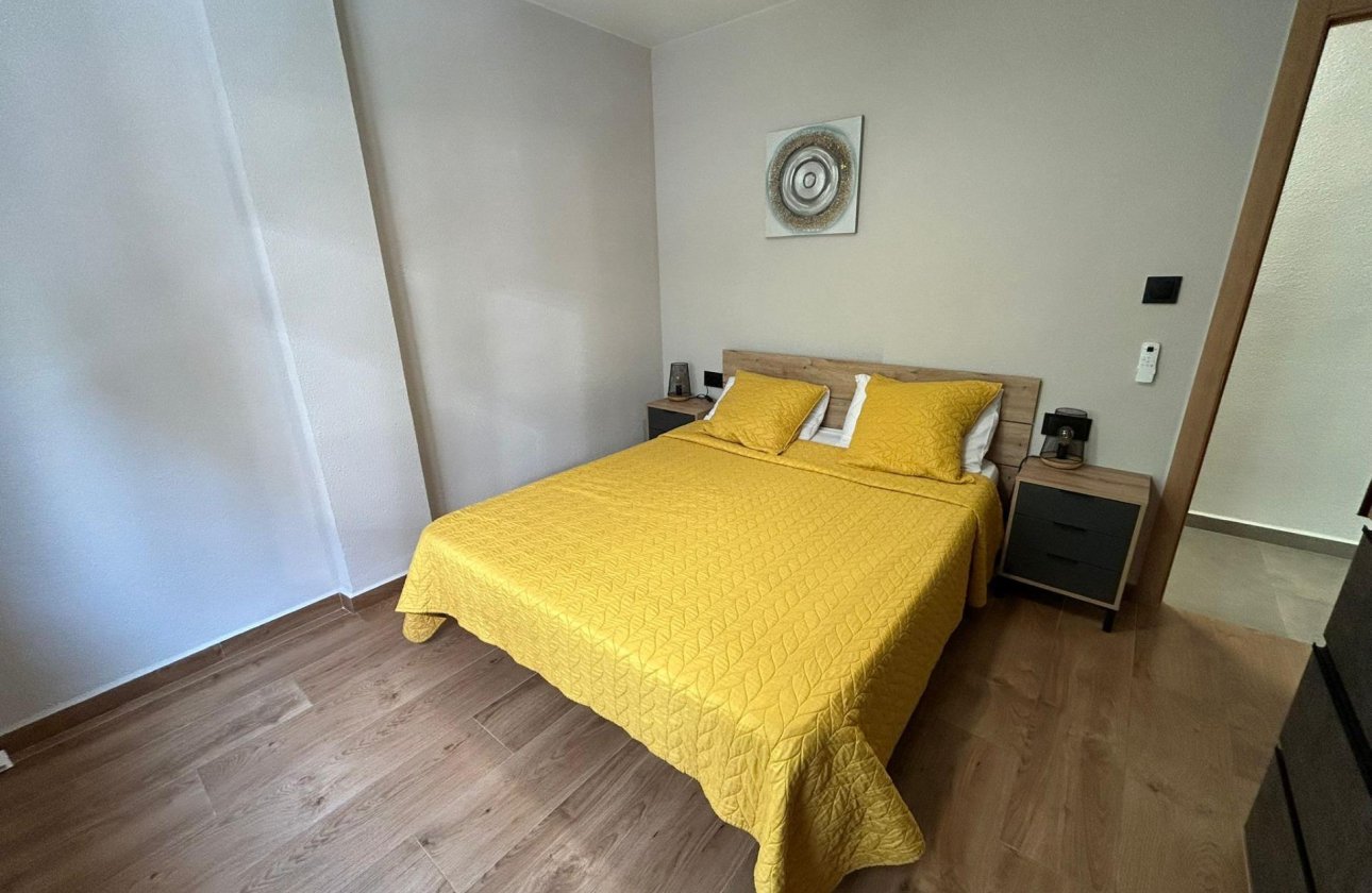 Herverkoop - Appartement -
Torrevieja - Estacion De Autobuses