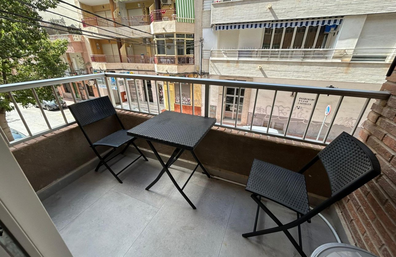 Herverkoop - Appartement -
Torrevieja - Estacion De Autobuses