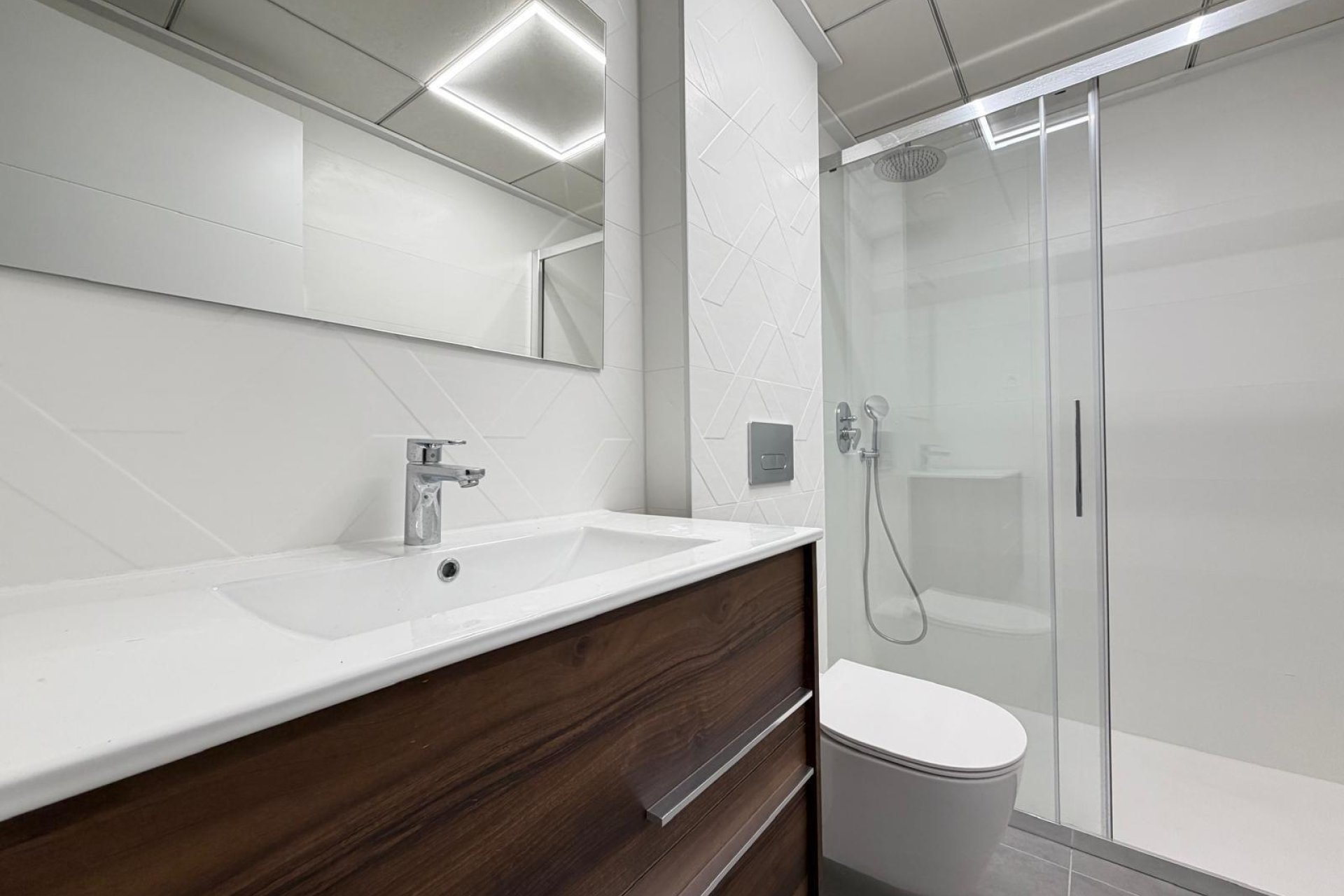 Herverkoop - Appartement -
Torrevieja - Estacion De Autobuses