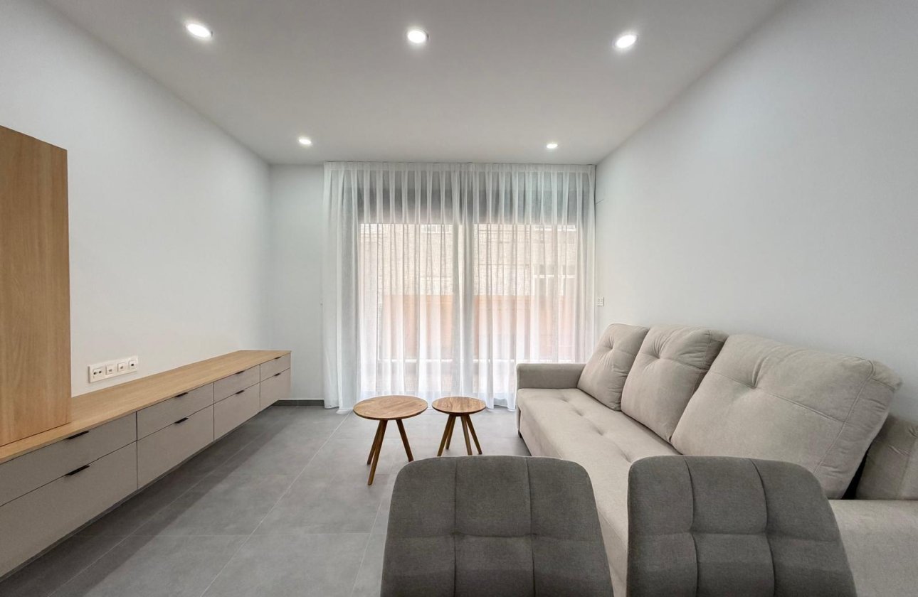 Herverkoop - Appartement -
Torrevieja - Estacion De Autobuses