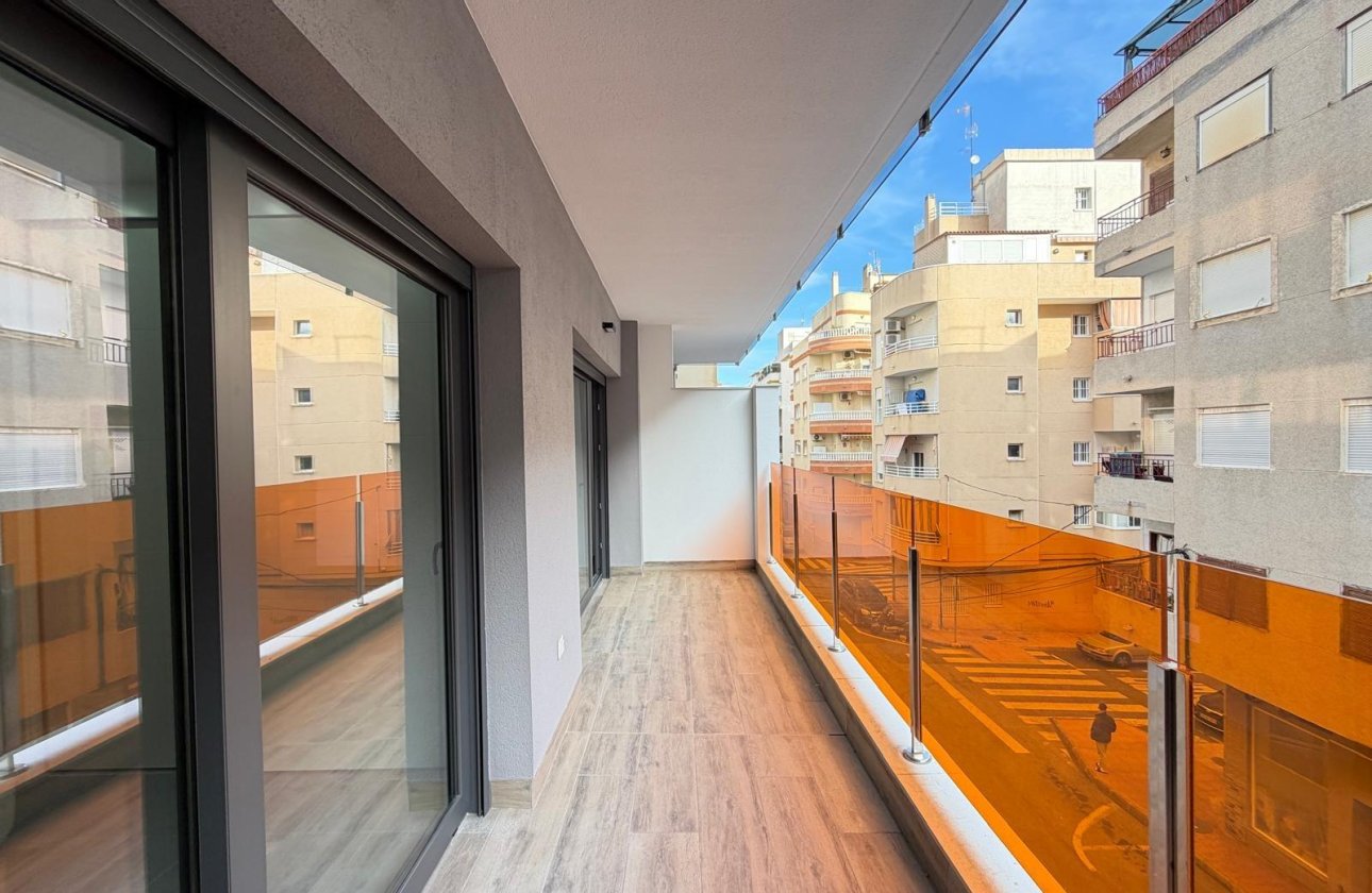 Herverkoop - Appartement -
Torrevieja - Estacion De Autobuses