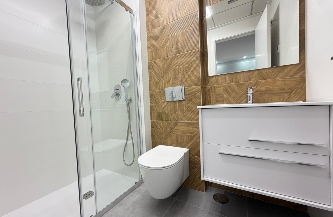 Herverkoop - Appartement -
Torrevieja - Estacion De Autobuses