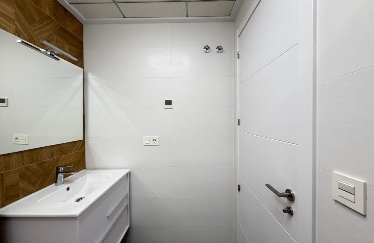 Herverkoop - Appartement -
Torrevieja - Estacion De Autobuses