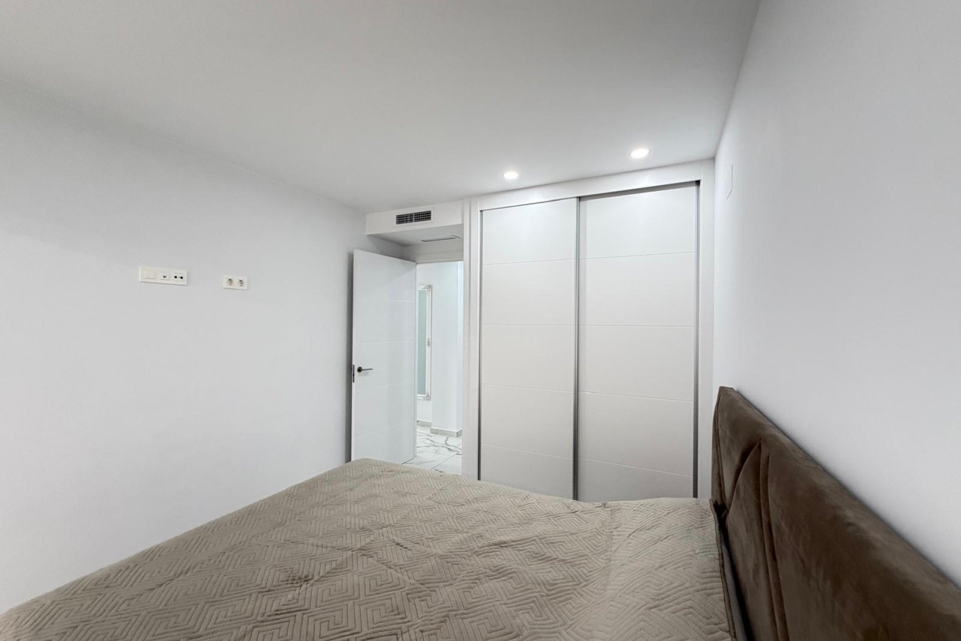 Herverkoop - Appartement -
Torrevieja - Estacion De Autobuses