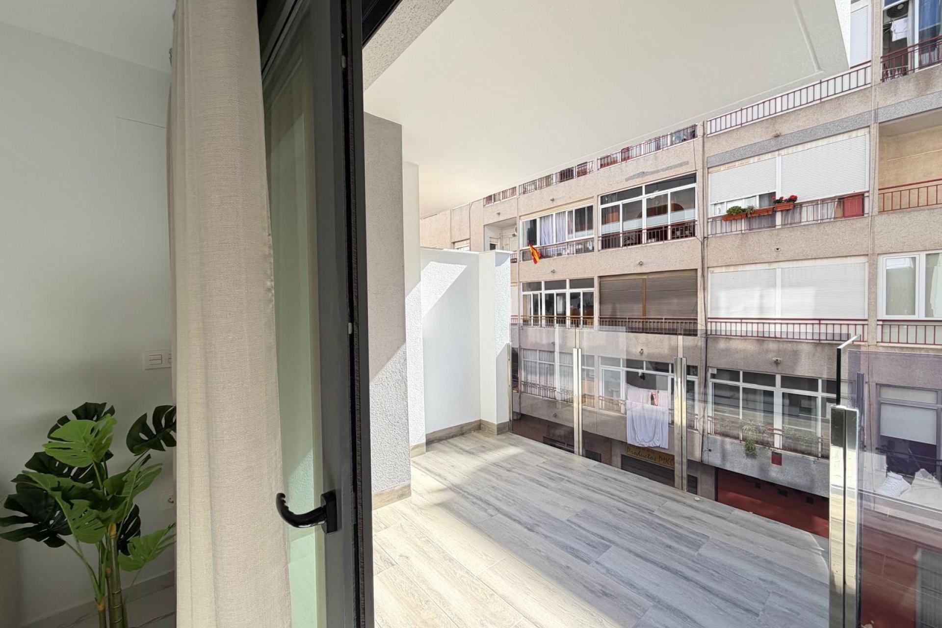 Herverkoop - Appartement -
Torrevieja - Estacion De Autobuses