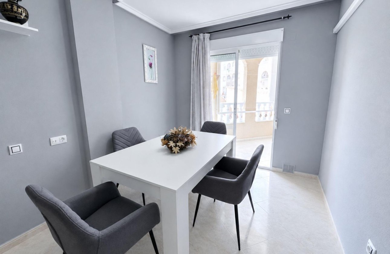 Herverkoop - Appartement -
Torrevieja - Estacion De Autobuses