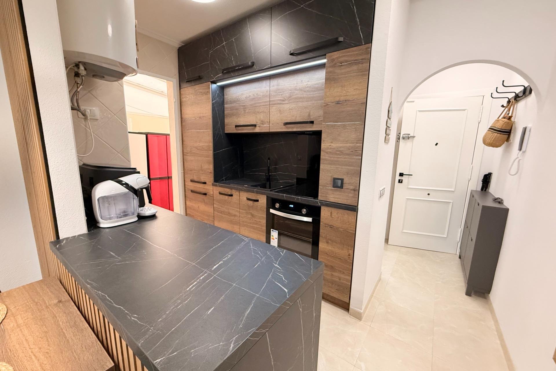 Herverkoop - Appartement -
Torrevieja - Estacion De Autobuses