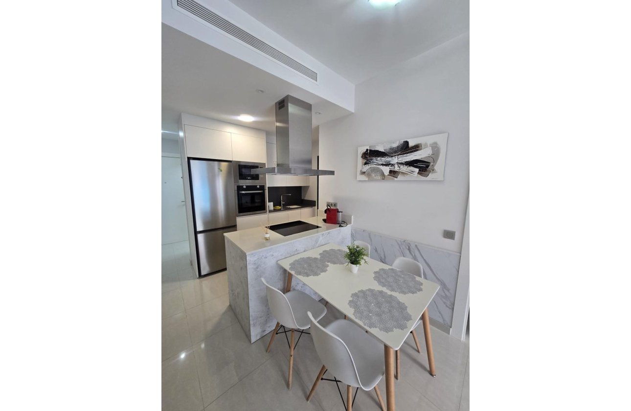 Herverkoop - Appartement -
Torrevieja - Estacion De Autobuses