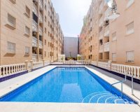 Herverkoop - Appartement -
Torrevieja - Estacion De Autobuses