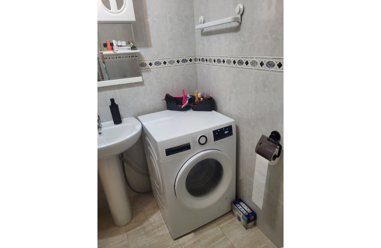 Herverkoop - Appartement -
Torrevieja - Estacion De Autobuses
