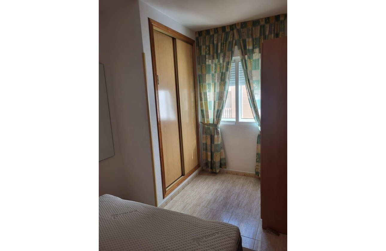 Herverkoop - Appartement -
Torrevieja - Estacion De Autobuses