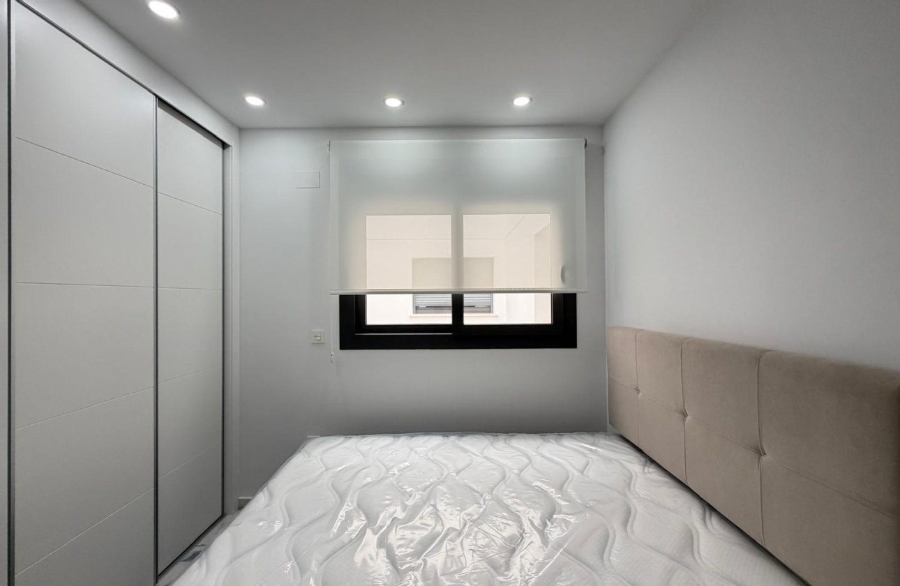 Herverkoop - Appartement -
Torrevieja - Estacion De Autobuses