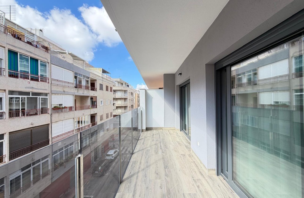 Herverkoop - Appartement -
Torrevieja - Estacion De Autobuses