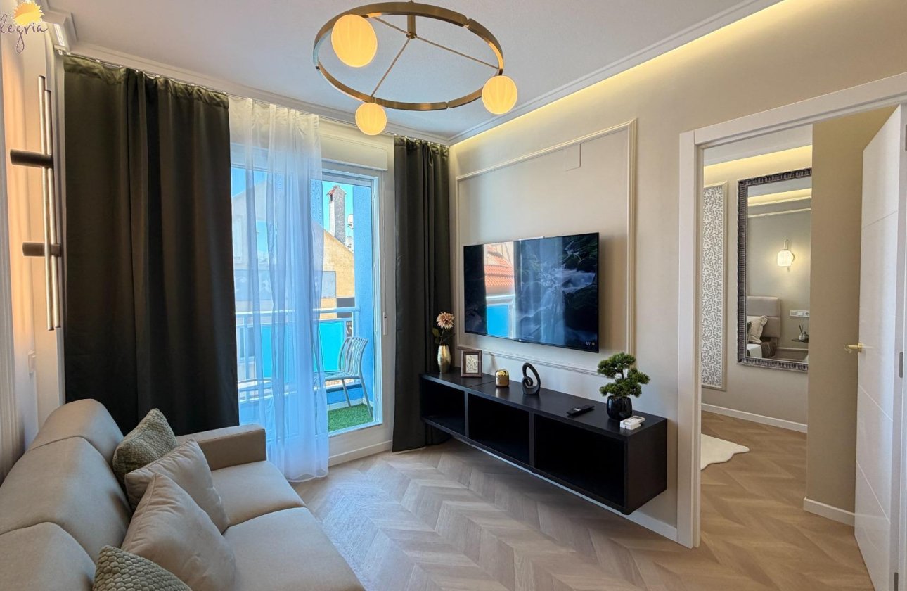 Herverkoop - Appartement -
Torrevieja - Estacion De Autobuses