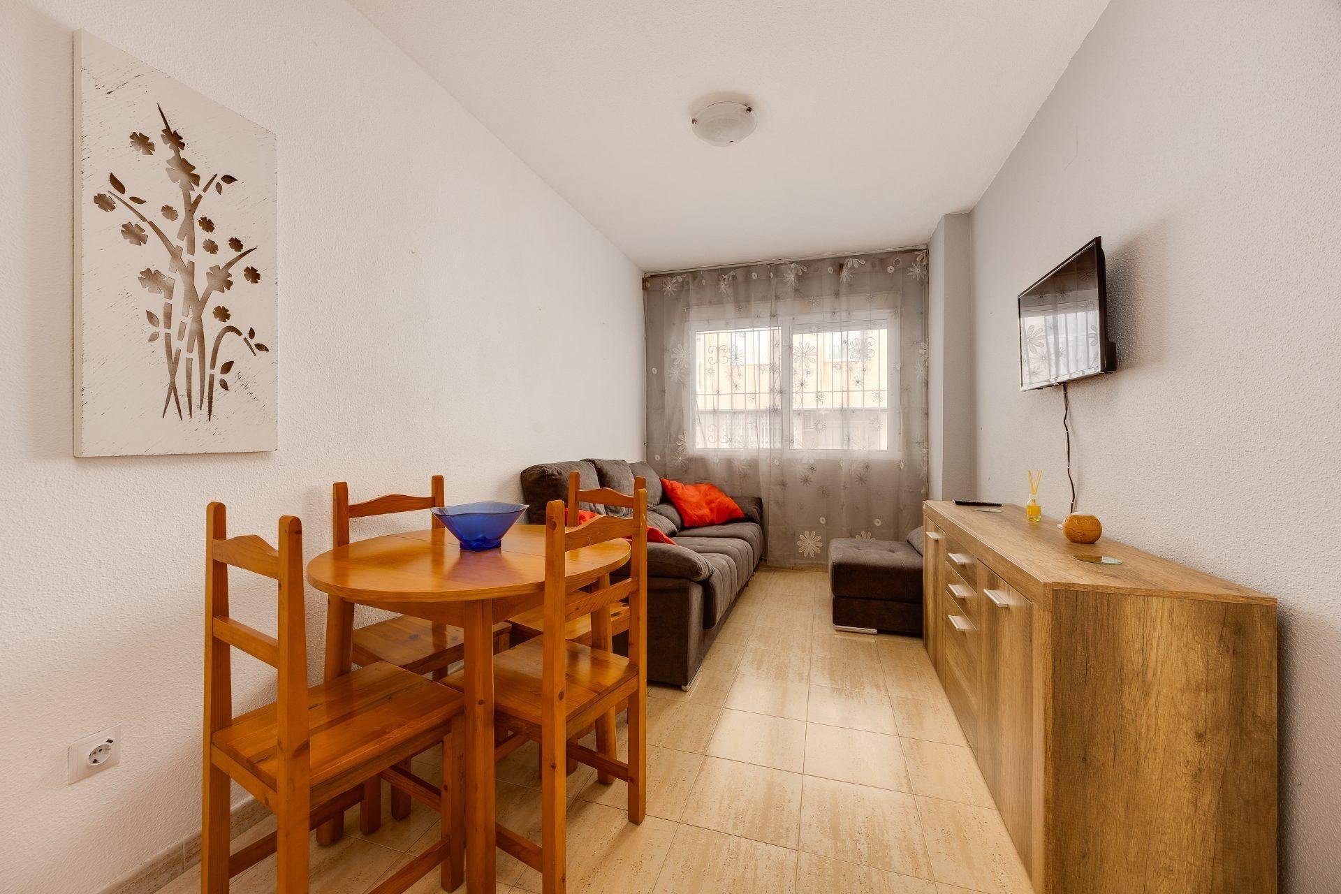 Herverkoop - Appartement -
Torrevieja - Estacion De Autobuses