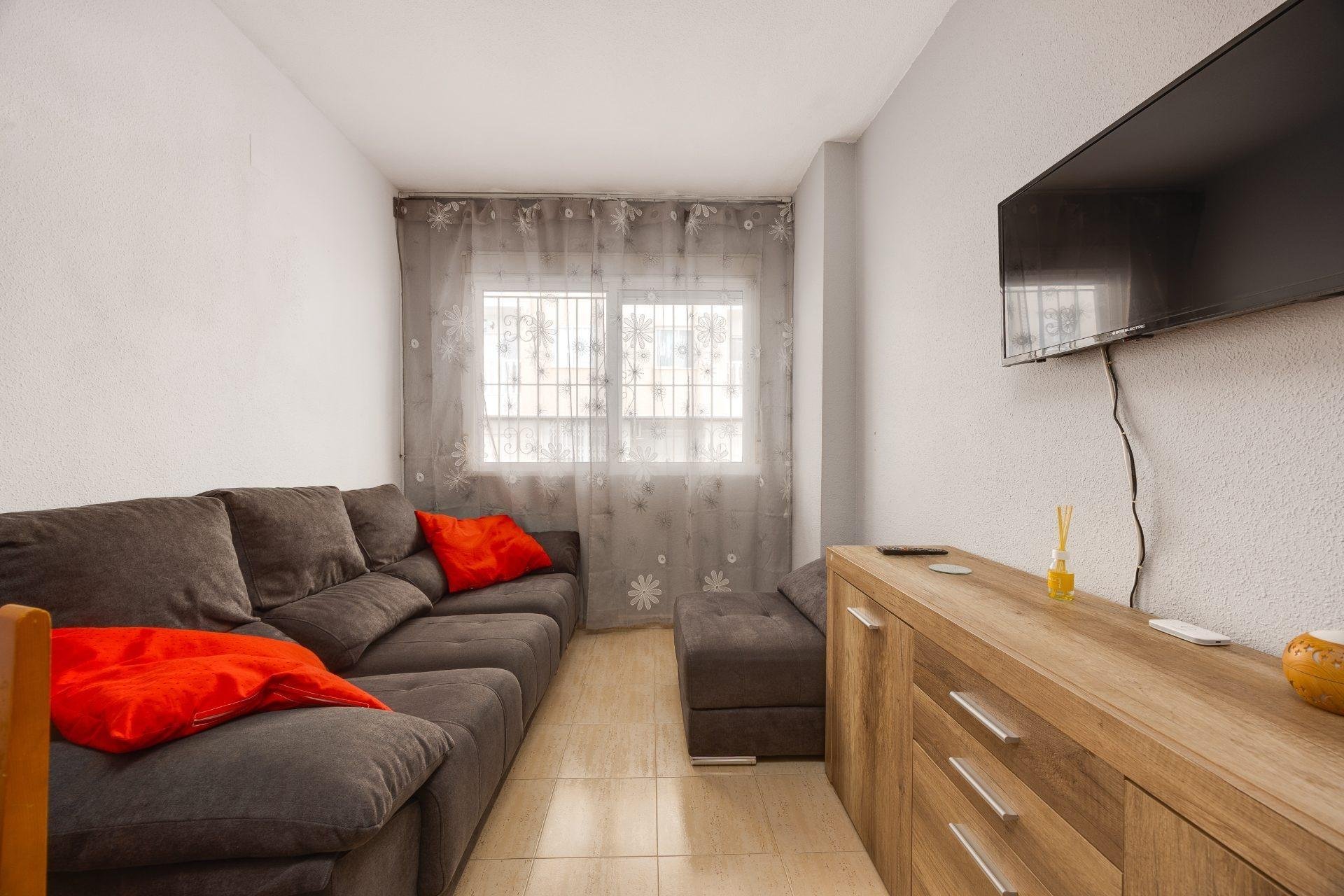 Herverkoop - Appartement -
Torrevieja - Estacion De Autobuses