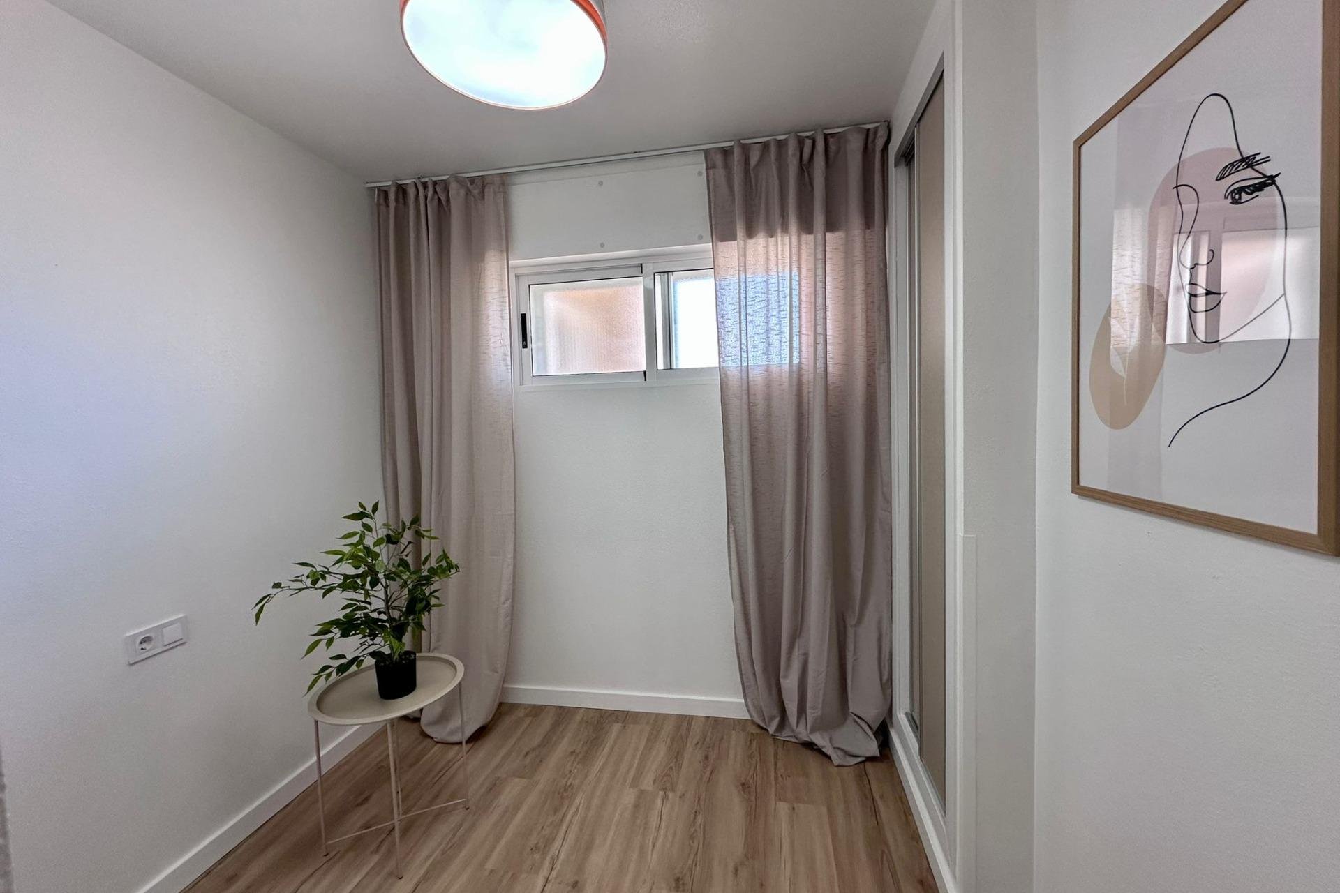 Herverkoop - Appartement -
Torrevieja - Habaneras