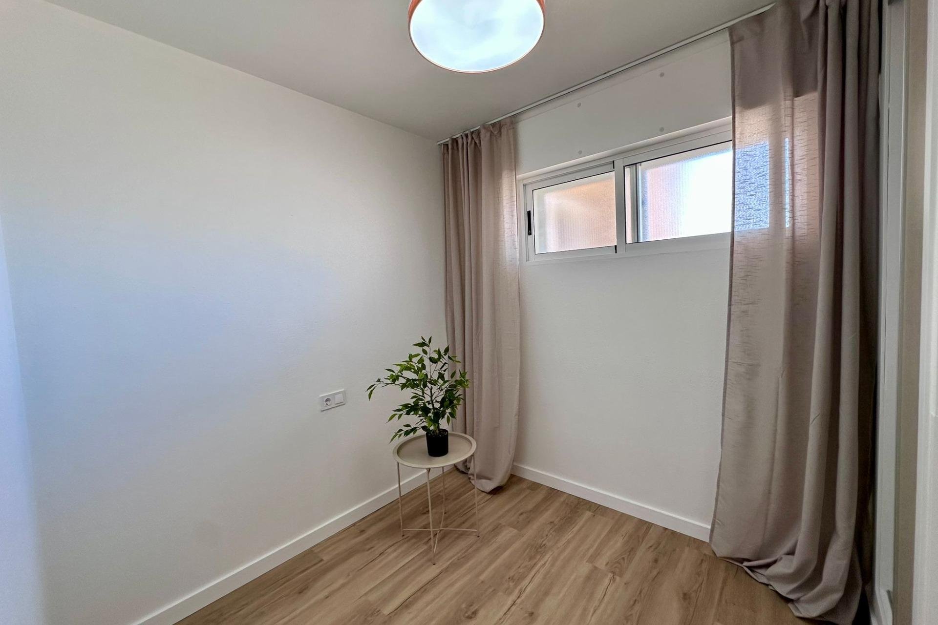 Herverkoop - Appartement -
Torrevieja - Habaneras