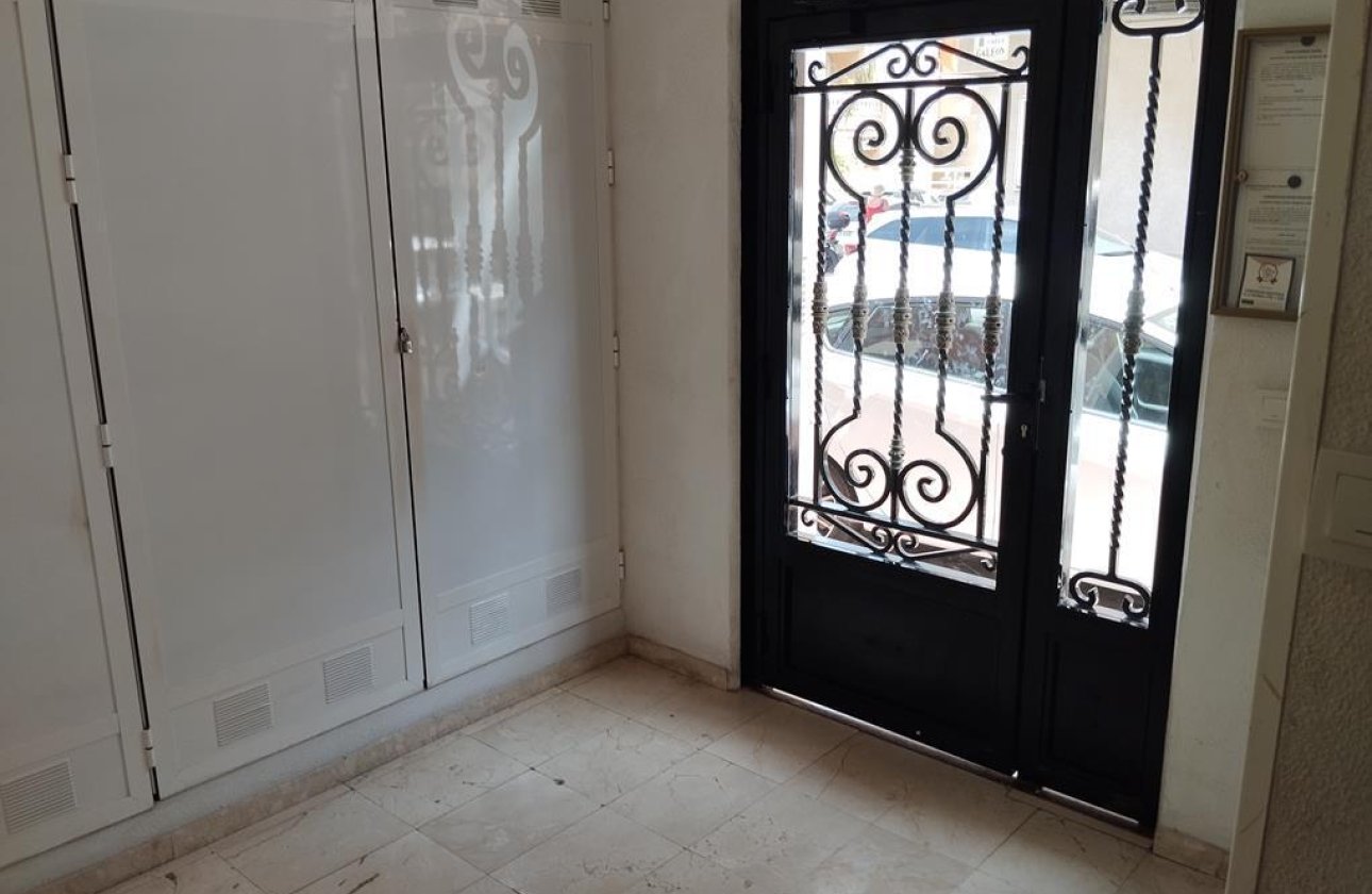 Herverkoop - Appartement -
Torrevieja - Habaneras