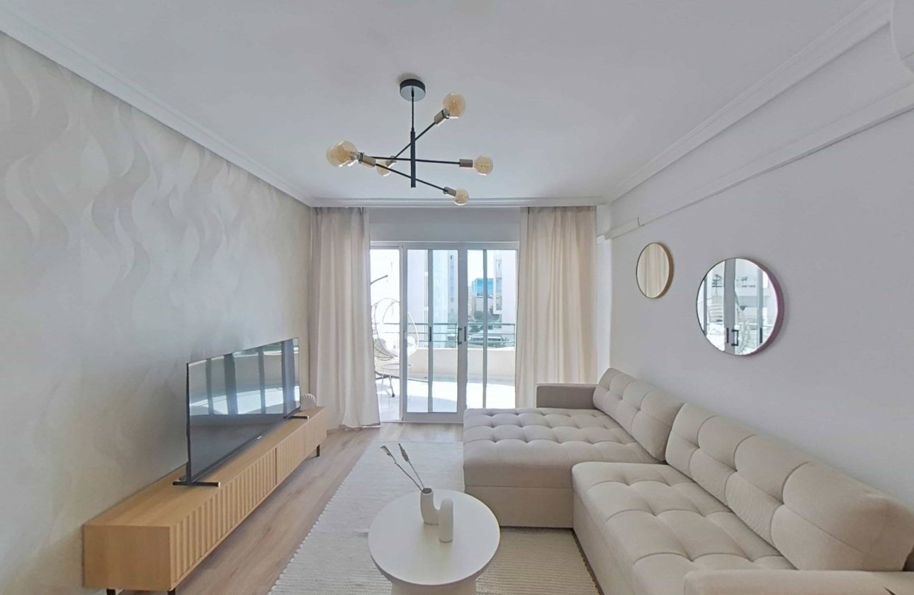 Herverkoop - Appartement -
Torrevieja - La Mata Pueblo