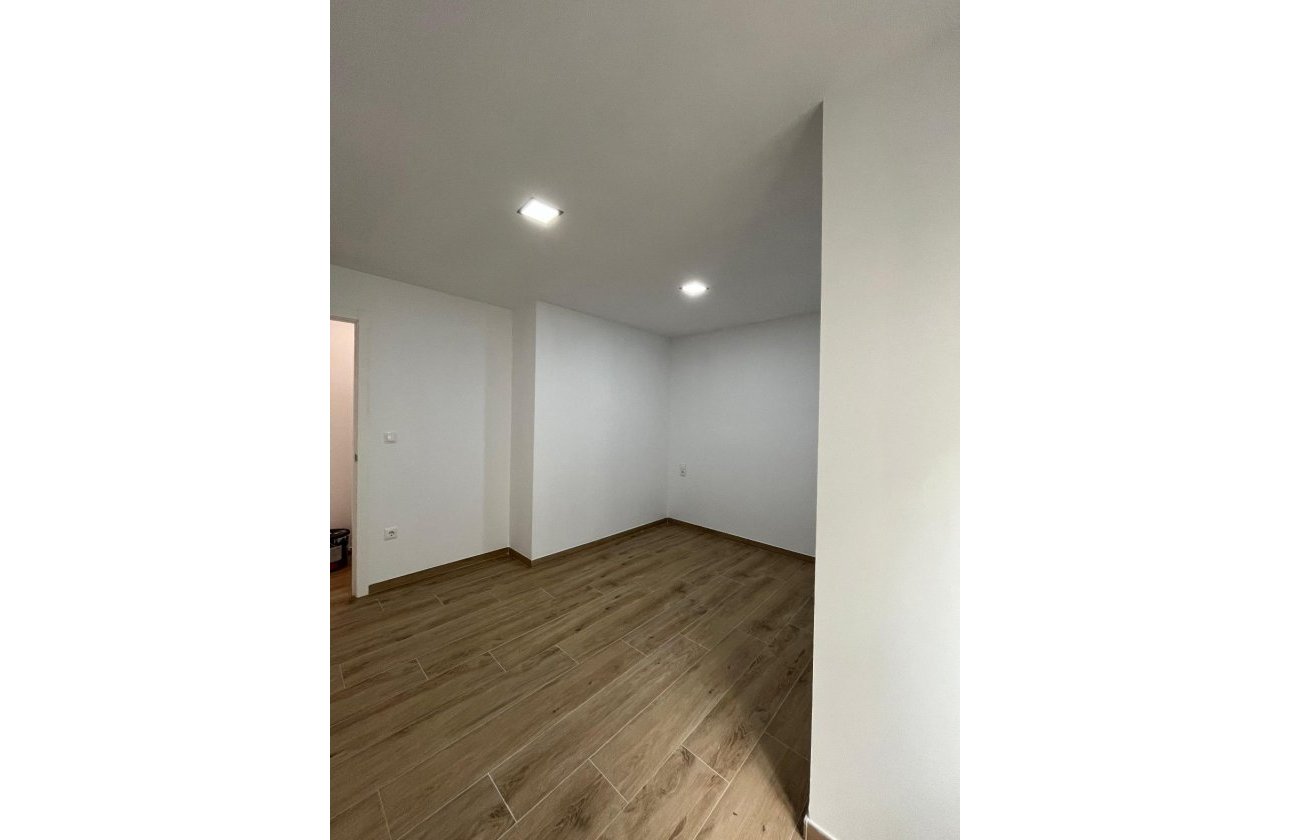 Herverkoop - Appartement -
Torrevieja - La Mata