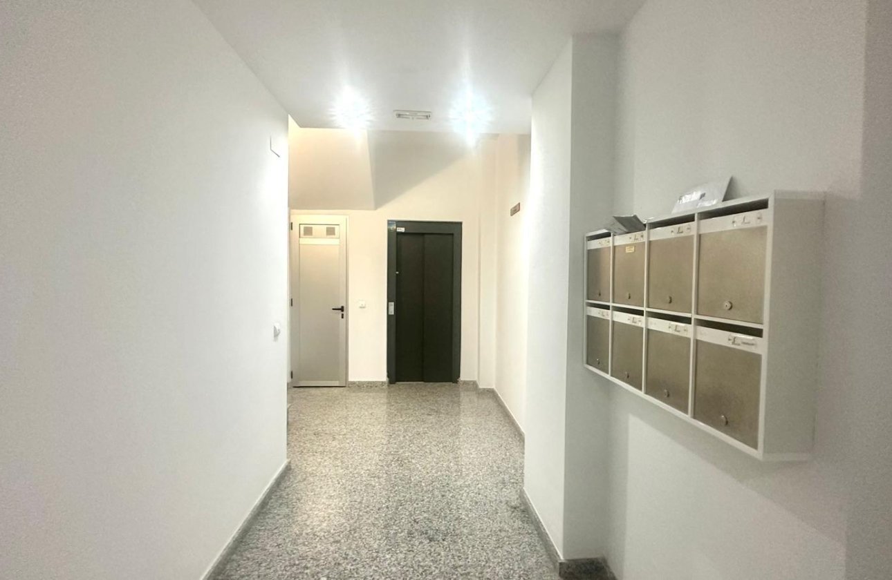 Herverkoop - Appartement -
Torrevieja - La Mata