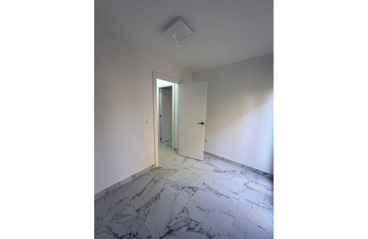 Herverkoop - Appartement -
Torrevieja - La Veleta