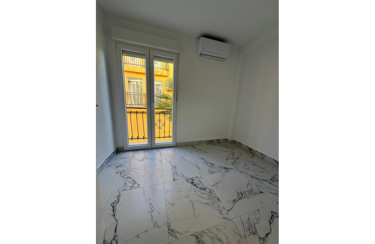 Herverkoop - Appartement -
Torrevieja - La Veleta