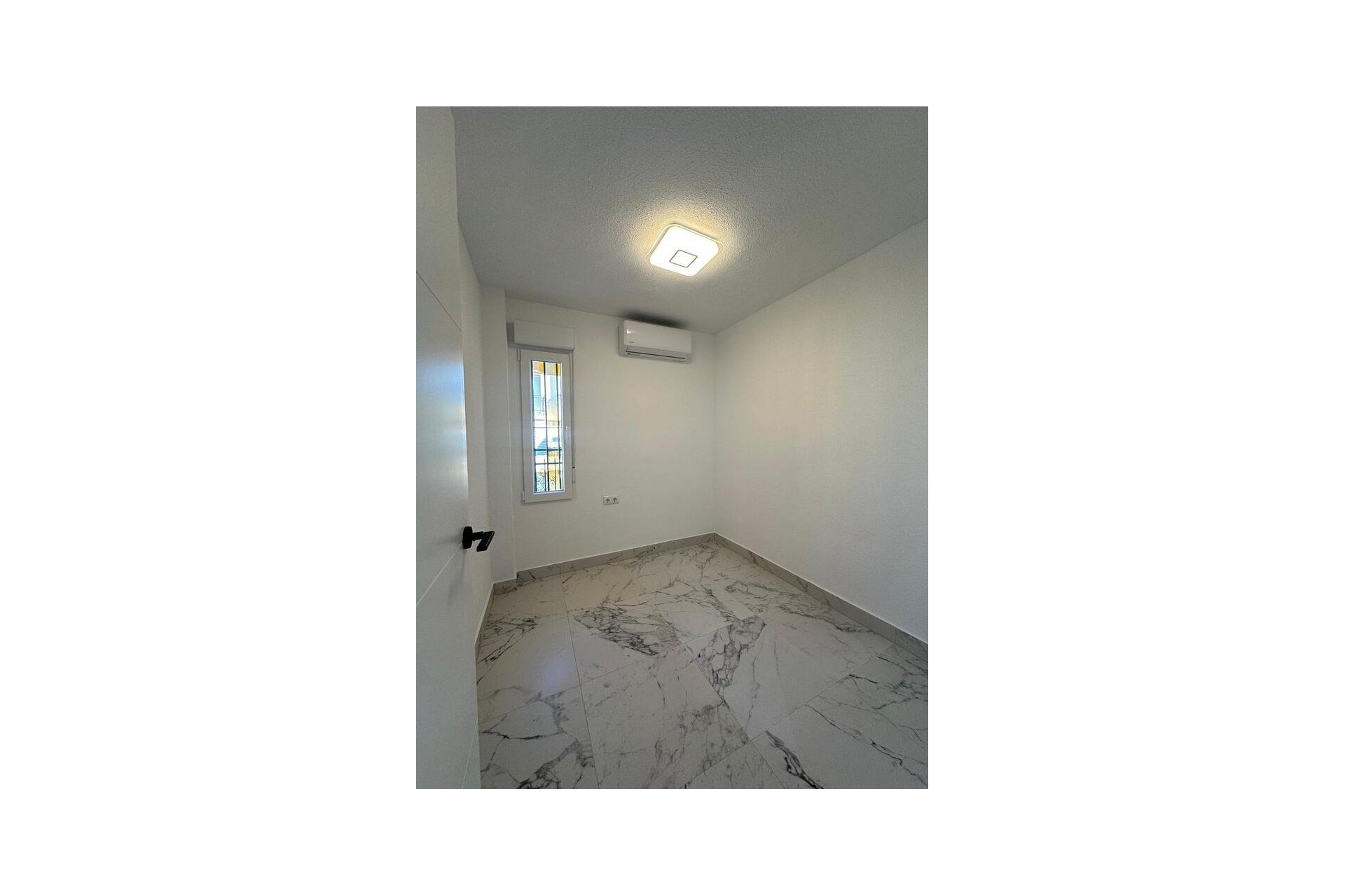 Herverkoop - Appartement -
Torrevieja - La Veleta