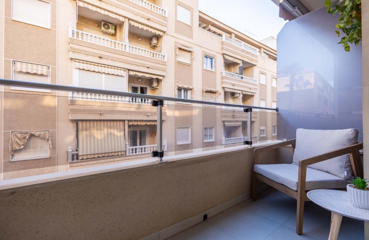 Herverkoop - Appartement -
Torrevieja - Las Calas