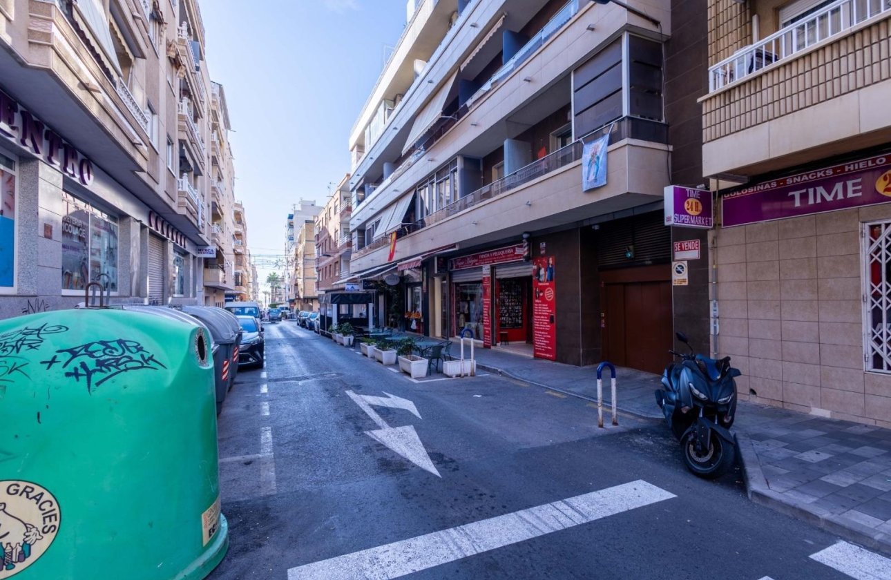 Herverkoop - Appartement -
Torrevieja - Las Calas