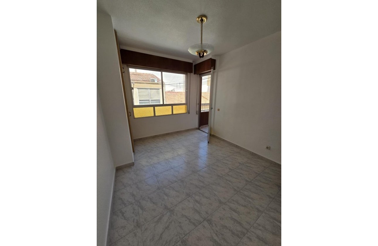 Herverkoop - Appartement -
Torrevieja - Las Piscinas Naturales