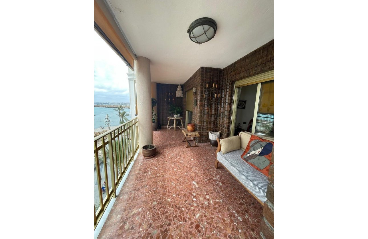 Herverkoop - Appartement -
Torrevieja - Las Piscinas Naturales