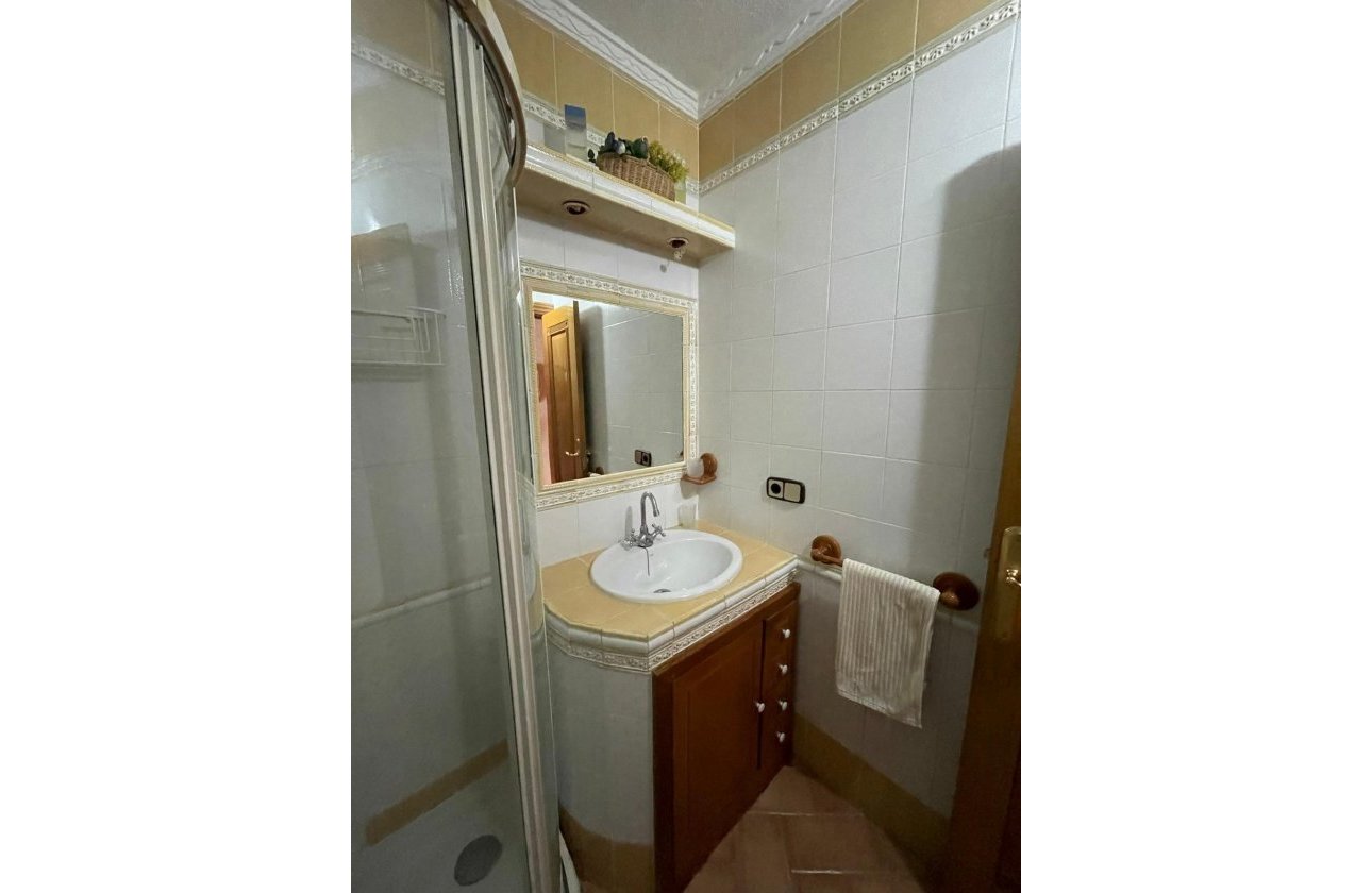 Herverkoop - Appartement -
Torrevieja - Las Piscinas Naturales