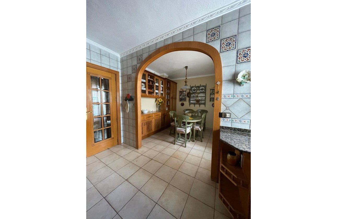 Herverkoop - Appartement -
Torrevieja - Las Piscinas Naturales