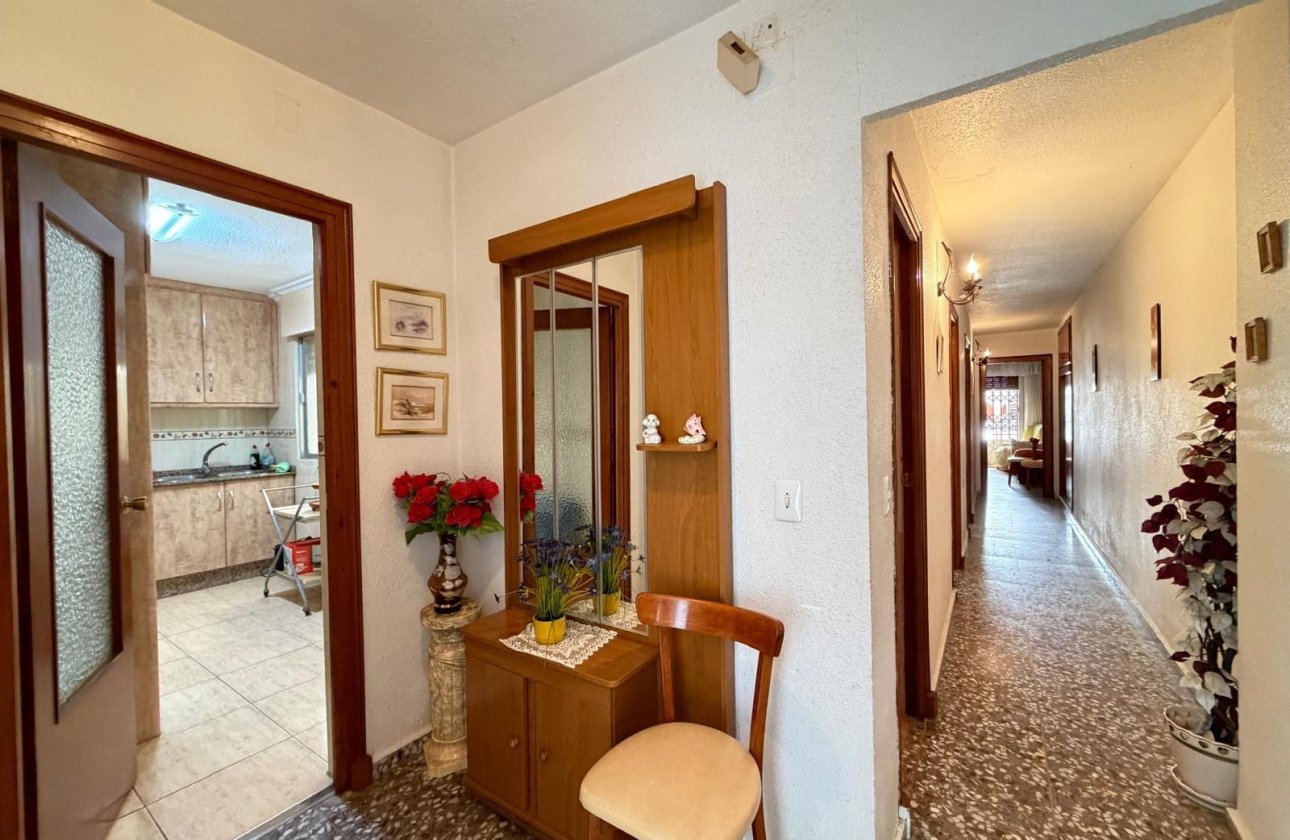 Herverkoop - Appartement -
Torrevieja - Las Piscinas Naturales