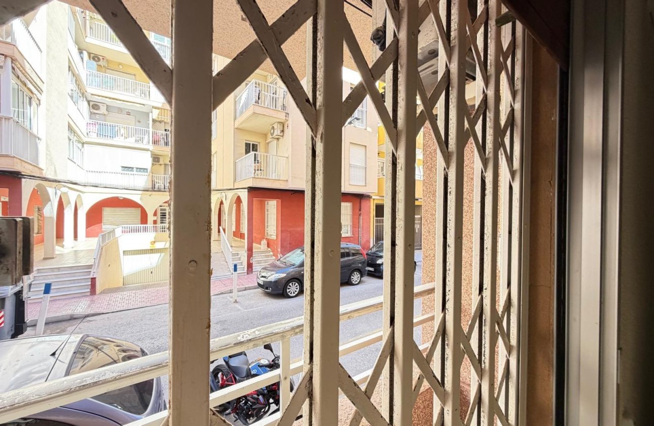 Herverkoop - Appartement -
Torrevieja - Las Piscinas Naturales