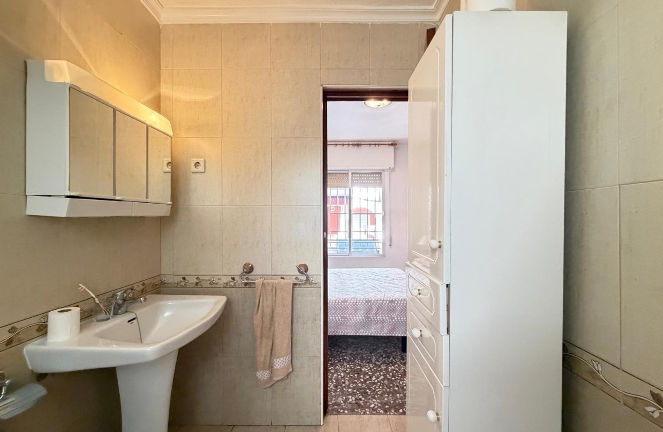 Herverkoop - Appartement -
Torrevieja - Las Piscinas Naturales
