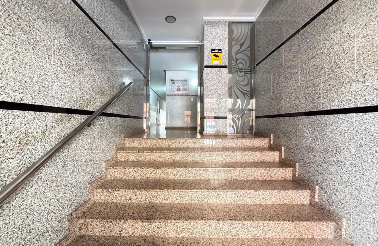 Herverkoop - Appartement -
Torrevieja - Las Piscinas Naturales
