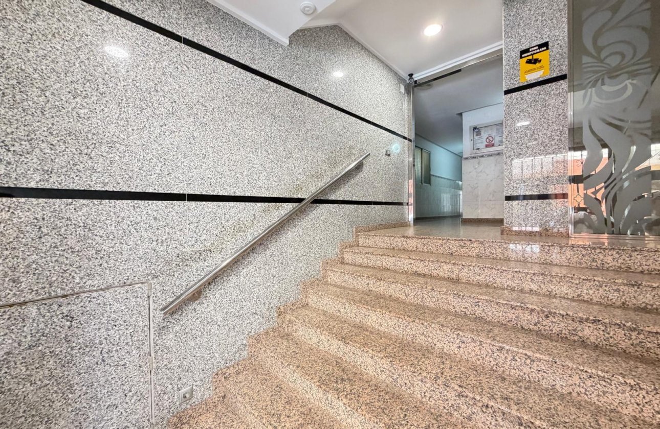 Herverkoop - Appartement -
Torrevieja - Las Piscinas Naturales