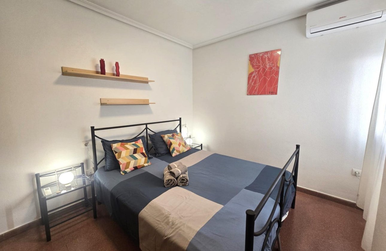 Herverkoop - Appartement -
Torrevieja - Las Piscinas Naturales