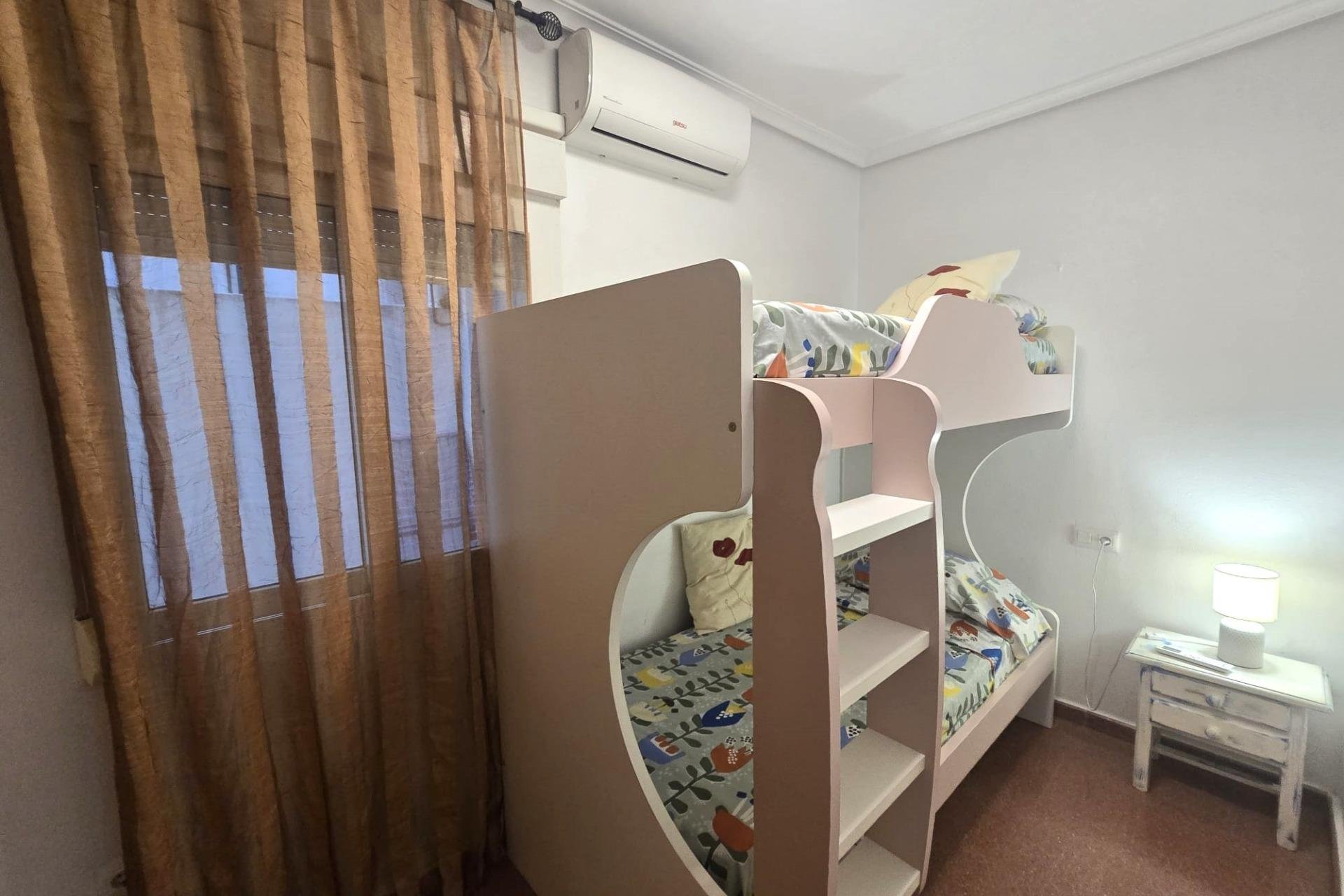 Herverkoop - Appartement -
Torrevieja - Las Piscinas Naturales