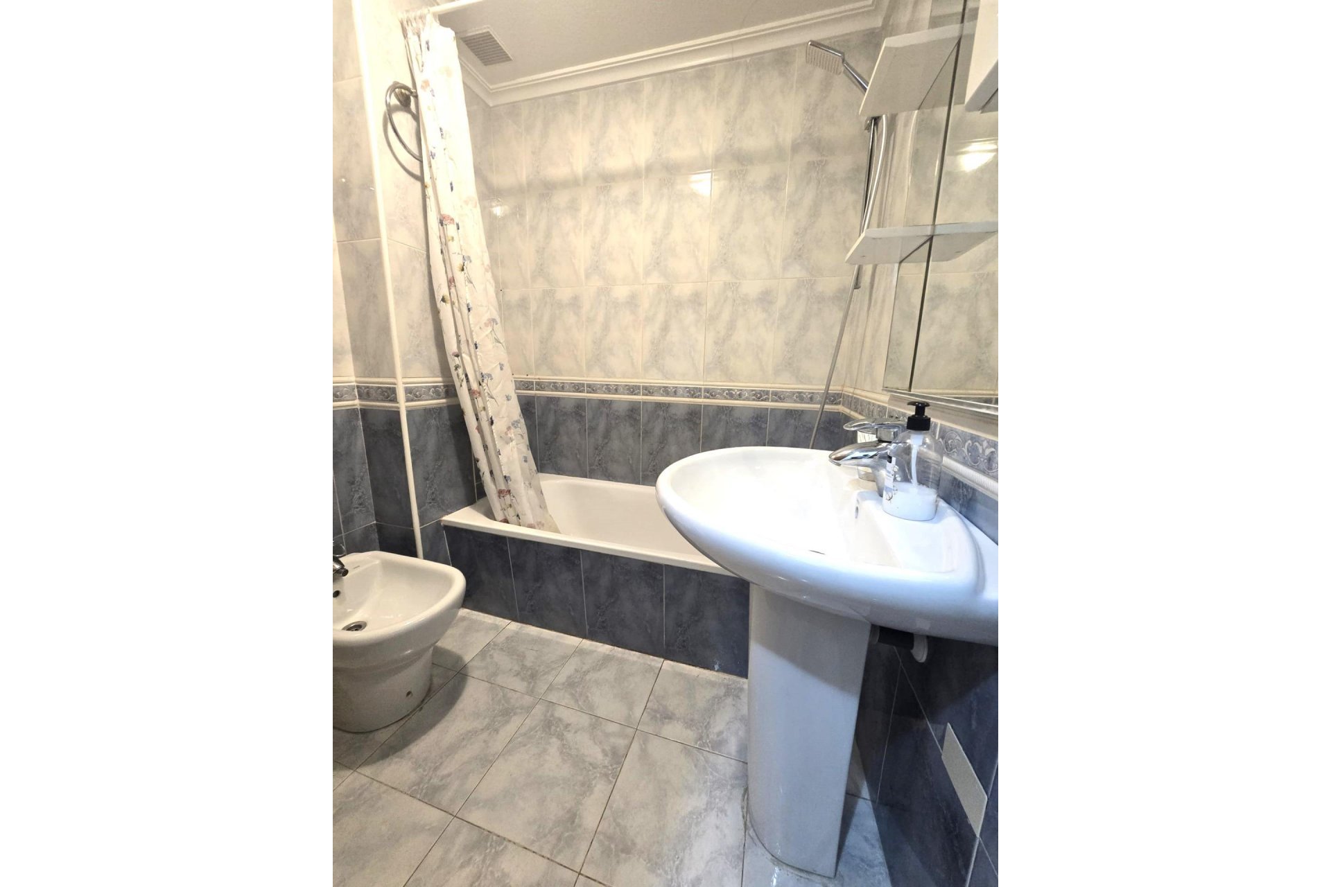 Herverkoop - Appartement -
Torrevieja - Las Piscinas Naturales