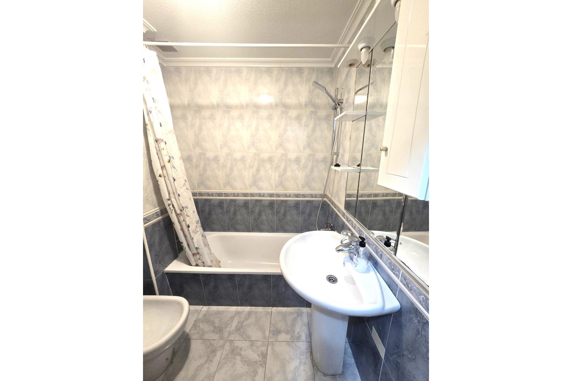 Herverkoop - Appartement -
Torrevieja - Las Piscinas Naturales