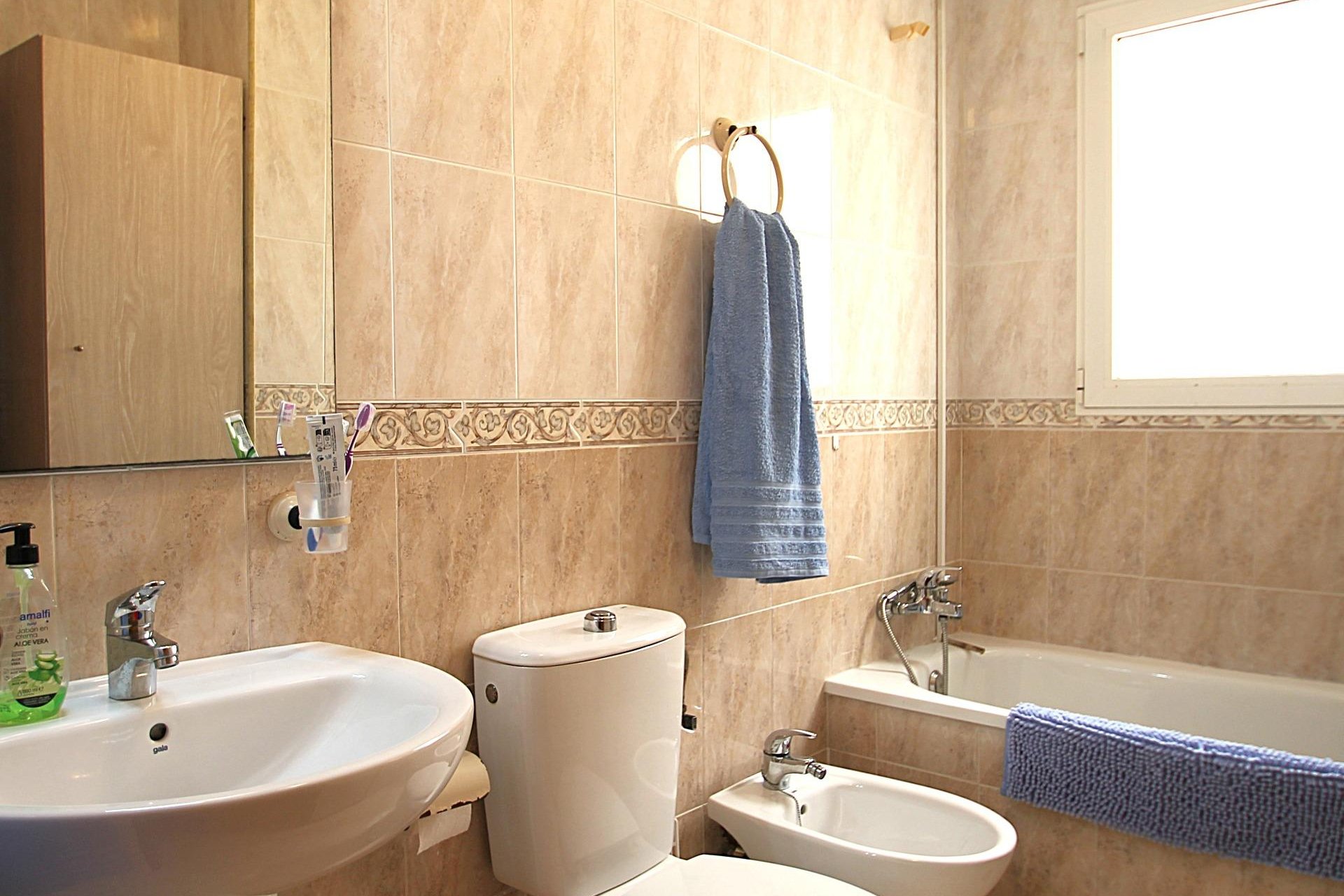 Herverkoop - Appartement -
Torrevieja - Las Piscinas Naturales