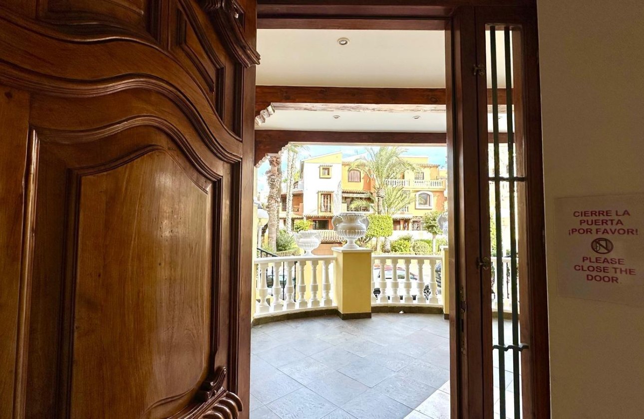 Herverkoop - Appartement -
Torrevieja - Los Frutales