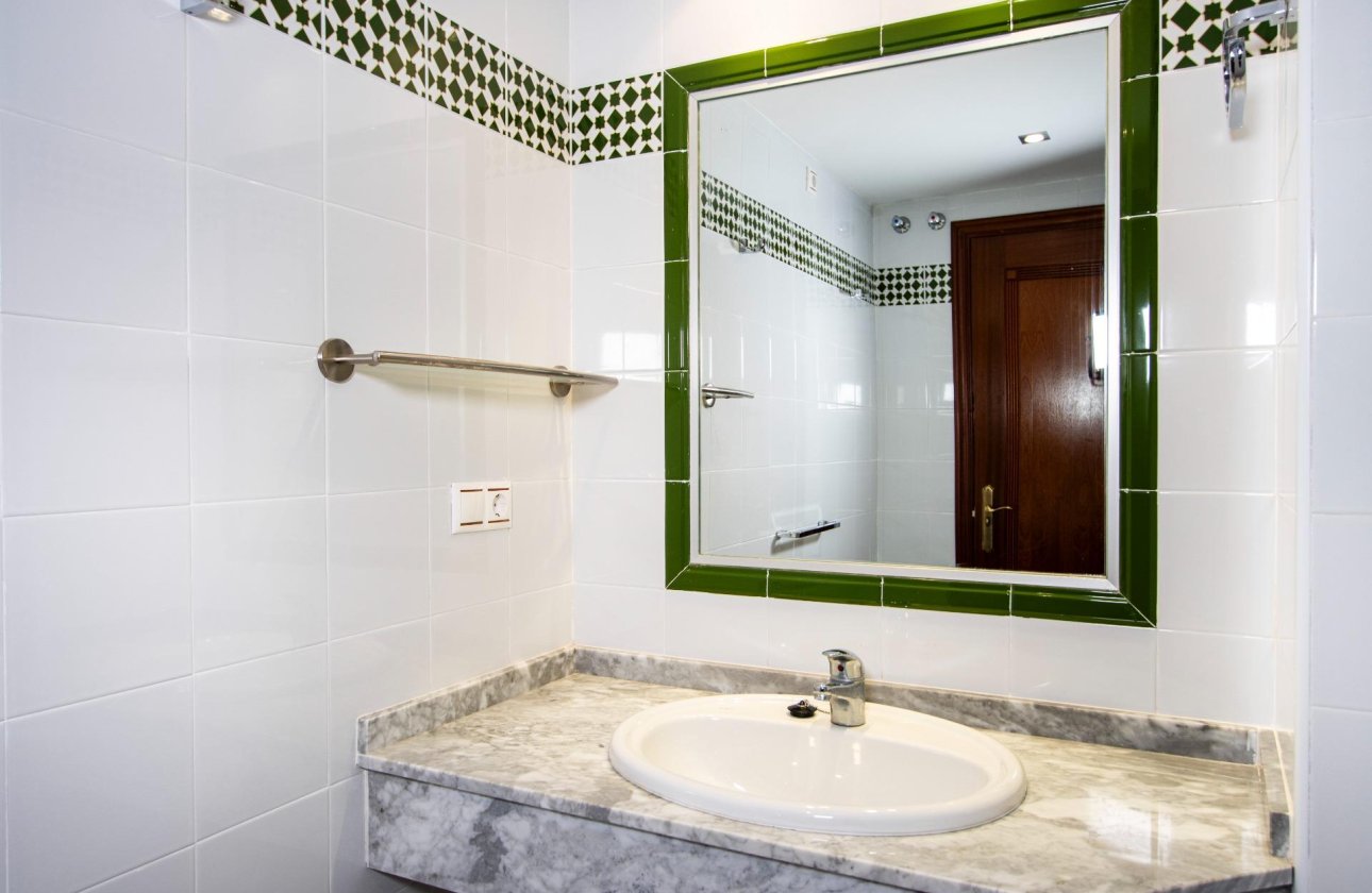 Herverkoop - Appartement -
Torrevieja - Los Frutales