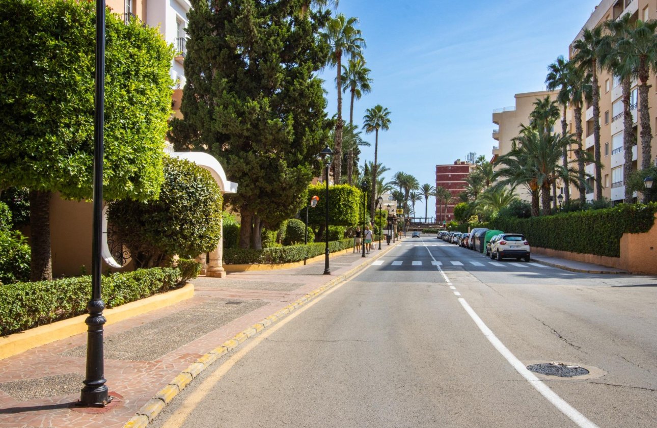 Herverkoop - Appartement -
Torrevieja - Los Frutales